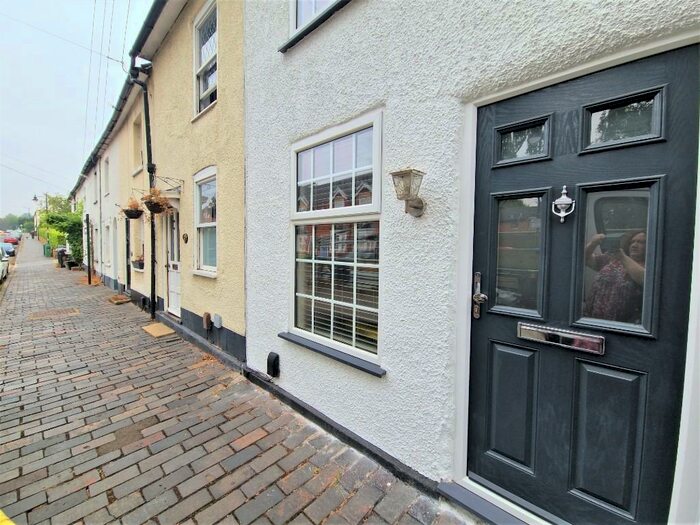 2 Bedroom Terraced House To Rent In Old London Road, St. Albans, Hertfordshire, AL1