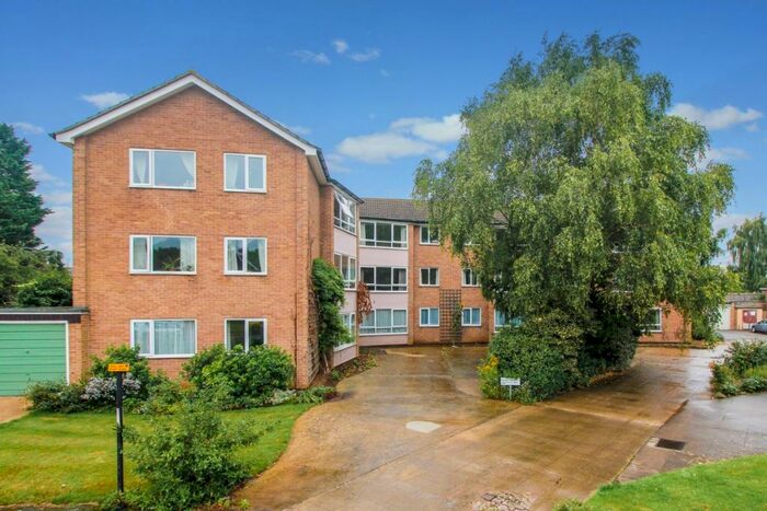 2 Bedroom Apartment To Rent In Hawkswell Gardens, Oxford, OX2