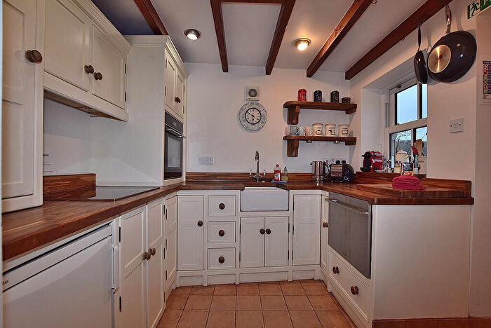 2 Bedroom Cottage For Sale In Waterloo Street, Richmond, DL10