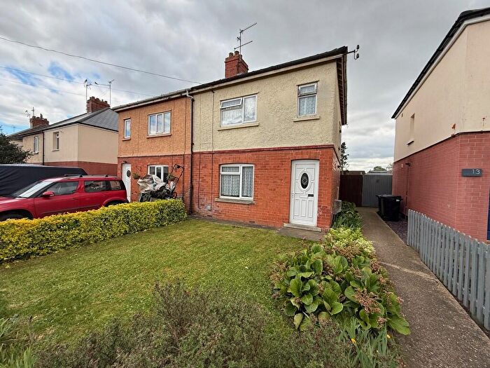 3 Bedroom Semi Detached House For Sale In George Streeet, Bourne, PE10