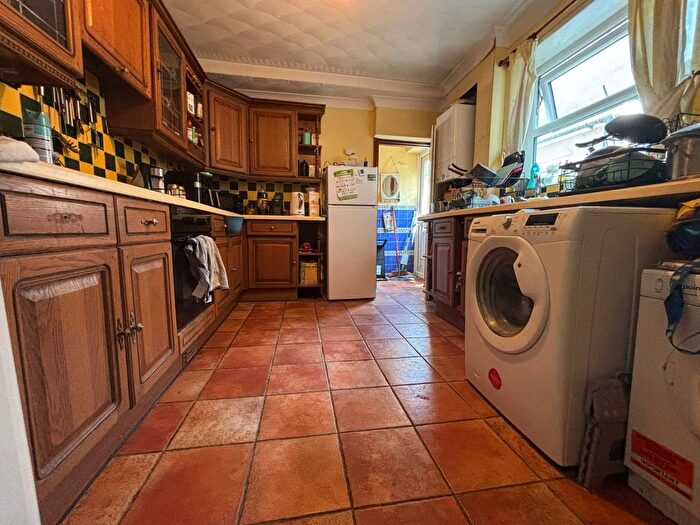 4 Bedroom Terraced House To Rent In Minny Street, Cathays, Cardiff, CF24