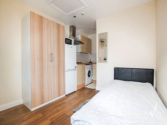 Studio To Rent In Coronation Road, Hayes, Middlesex, UB3