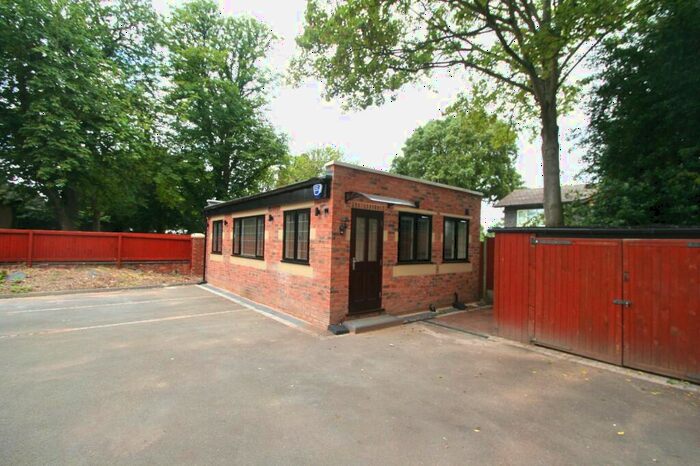 Flat To Rent In Rectory Lane, Birmingham, West Midlands, B36