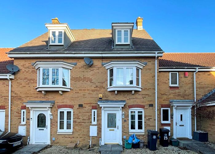 3 Bedroom Town House To Rent In Britton Gardens, Kingswood, Bristol, BS15