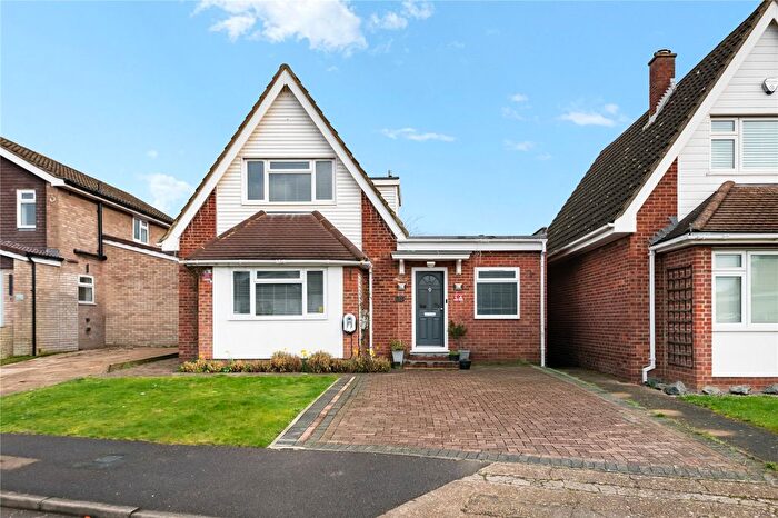 3 Bedroom Detached House For Sale In Ashbury Drive, Ickenham, Uxbridge, UB10