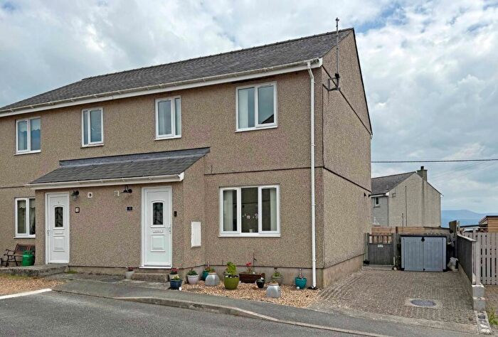3 Bedroom Semi Detached House For Sale In Stad Hen Ysgol, Newborough, Llanfairpwll, Isle Of Anglesey, LL61