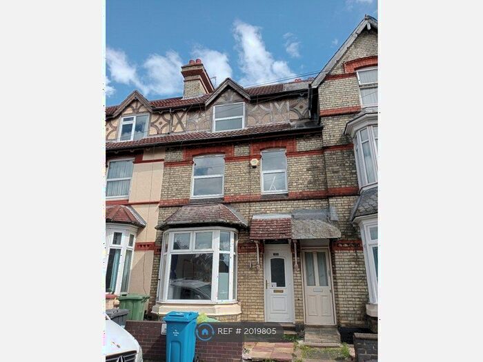 4 Bedroom Terraced House To Rent In Bayes Street, Kettering, NN16