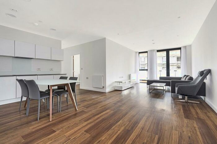 3 Bedroom Apartment To Rent In Hornbeam House, Quebec Way, London, SE16