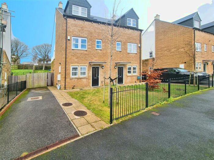 4 Bedroom Semi-Detached House To Rent In Hareton Way, Oakworth, Keighley, West Yorkshire, BD22