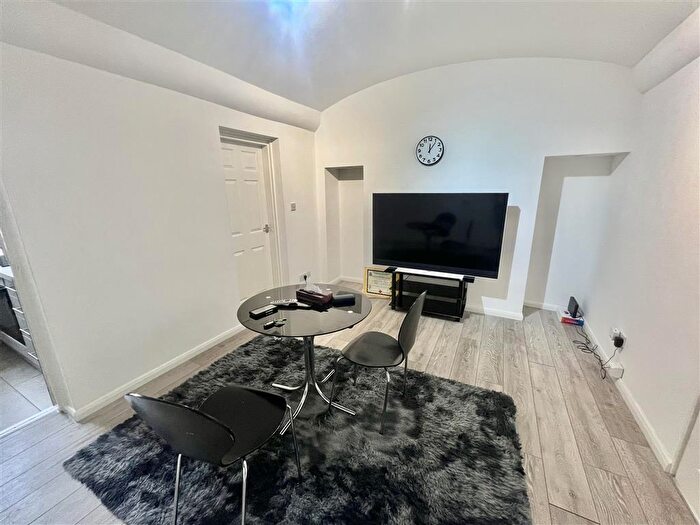 2 Bedroom Apartment To Rent In Bath Street, Nottingham, NG1