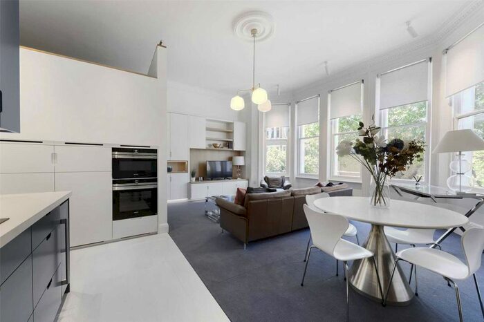 1 Bedroom Property To Rent In Cadogan Square, Cadogan Gardens, Knightsbridge, London, SW1X
