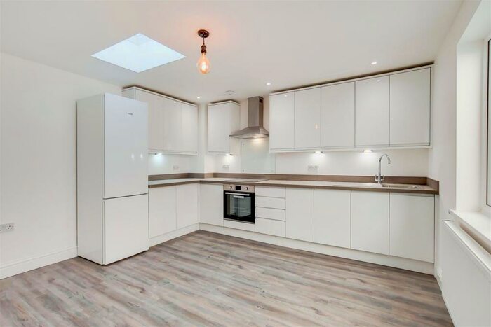 2 Bedroom Flat To Rent In Hoxton Street, London, N1