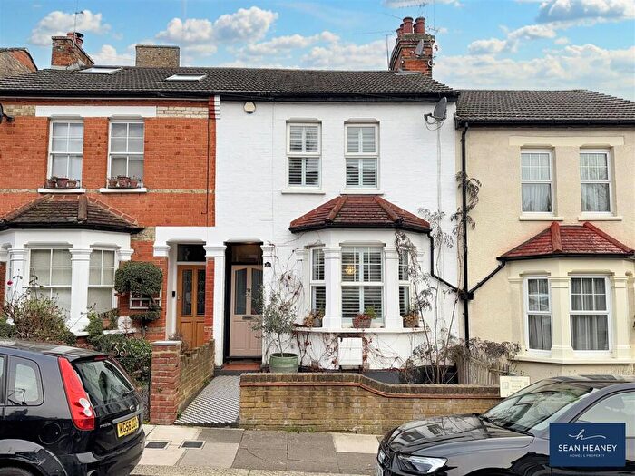 3 Bedroom Terraced House For Sale In Falkland Road, Barnet, EN5