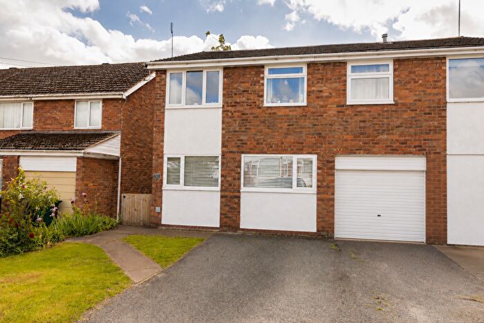 3 Bedroom Semi-Detached House For Sale In Oldfield Drive, Chester, CH3