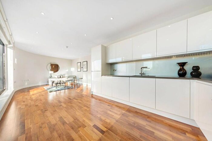 2 Bedroom Flat To Rent In Sesame Apartment, Battersea, London, SW11