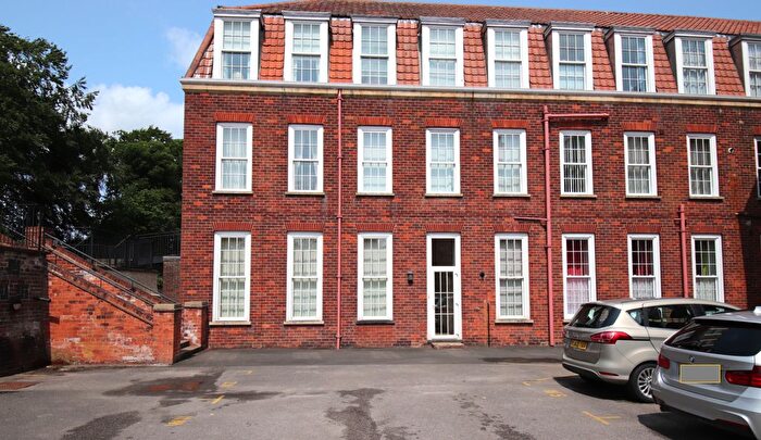 1 Bedroom Flat For Sale In Hunmanby Hall, Hunmanby, YO14