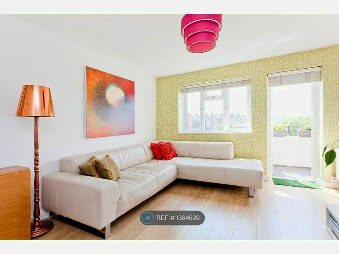1 Bedroom Flat To Rent In Caistor House, London, SW12