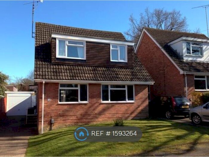 3 Bedroom Detached House To Rent In Holford Close, Tilehurst, Reading, RG31