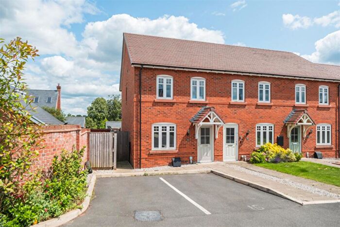 3 Bedroom Semi-Detached House For Sale In Hazelhurst Way, Tarporley, CW6