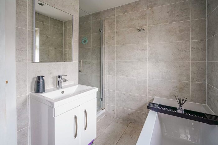 3 Bedroom Terraced House For Sale In Whitwell Road, Watford, Hertfordshire, WD25