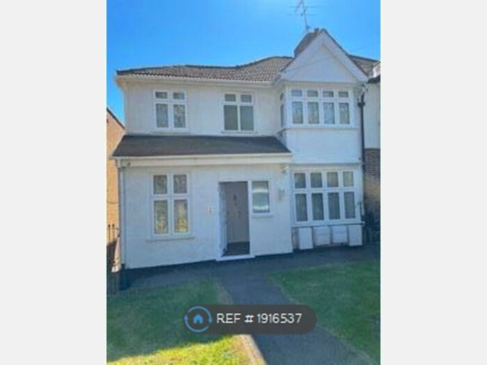 2 Bedroom Flat To Rent In Harrow Weald, Harrow, HA3