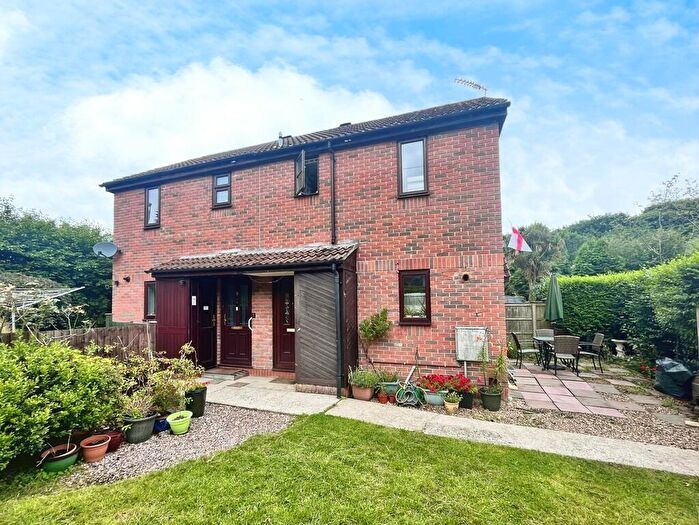 2 Bedroom End Of Terrace House To Rent In Sweetbriar Gardens, Waterlooville, PO7