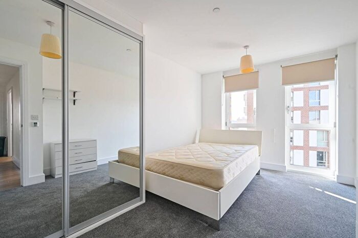 3 Bedroom Flat For Sale In Hannaford Walk, Tower Hamlets, London, E3