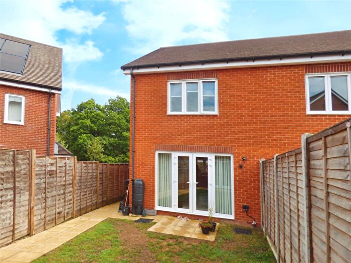 2 Bedroom Semi-Detached House For Sale In Cranesbill Road, Curbridge, Southampton, SO30