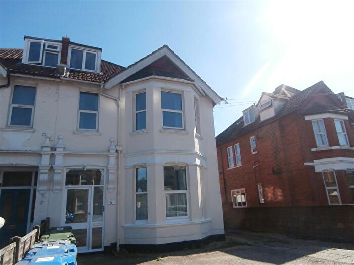 3 Bedroom Apartment To Rent In Howard Road, Southampton, SO15