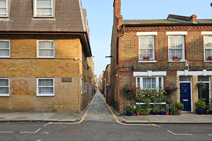1 Bedroom Flat To Rent In Flat, Rosemoon House, Voss Street, London, E2