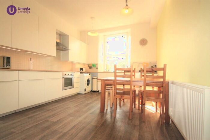 2 Bedroom Flat To Rent In Panmure Place, Tollcross, Edinburgh, EH3