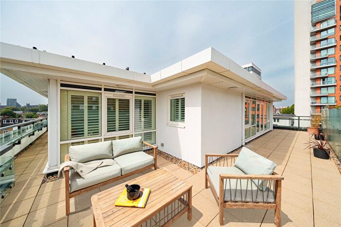 3 Bedroom Flat For Sale In Brewhouse Lane, London, SW15