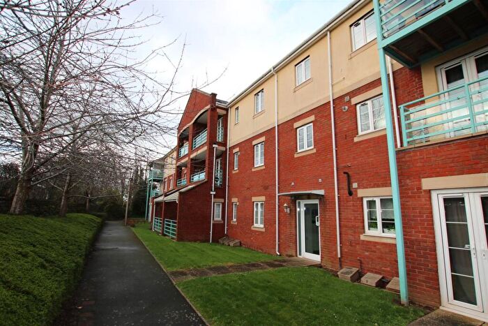2 Bedroom Flat To Rent In Russell Walk, Exeter, EX2