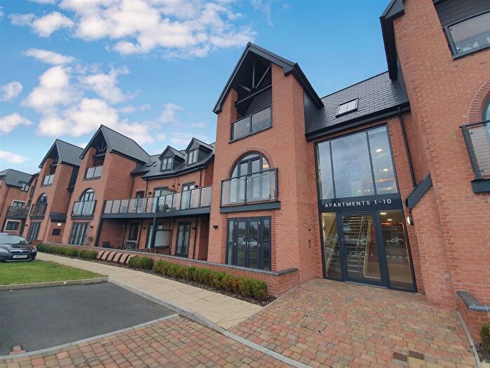 2 Bedroom Apartment To Rent In Lakeside, Barton Turn, Barton Under Needwood, Burton-On-Trent, DE13