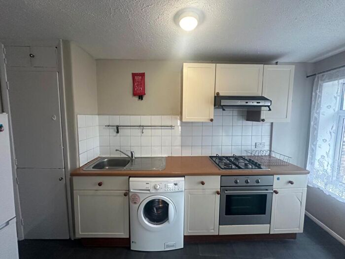 1 Bedroom Flat To Rent In Wood Street, London, E17