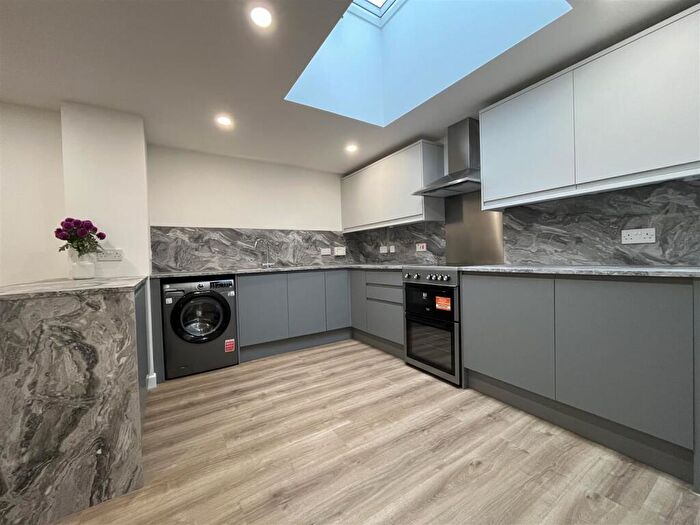 2 Bedroom Flat To Rent In Charterhouse Lane, Perth, PH2