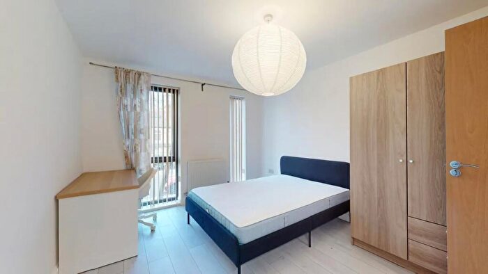 3 Bedroom Flat To Rent In Mornington Close, London, NW9