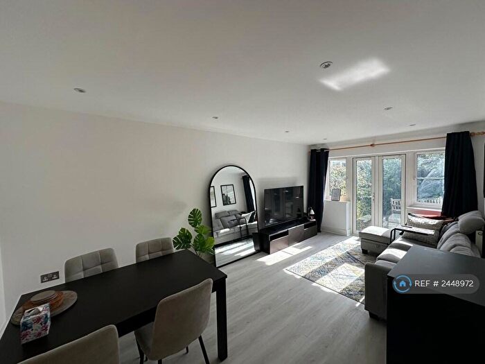 2 Bedroom Semi-Detached House To Rent In Albion Road, Sutton, SM2