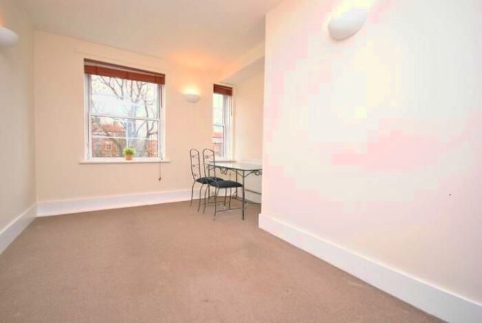 3 Bedroom Flat To Rent In Vauban Street, Bermondsey, SE16