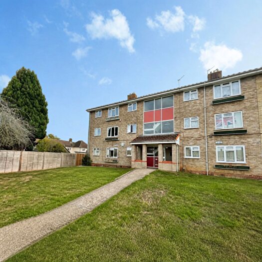 2 Bedroom Flat For Sale In Sandys Close, Basingstoke, RG22