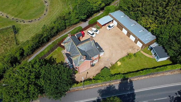 4 Bedroom Detached House For Sale In Ringwood Road, Ferndown, BH22