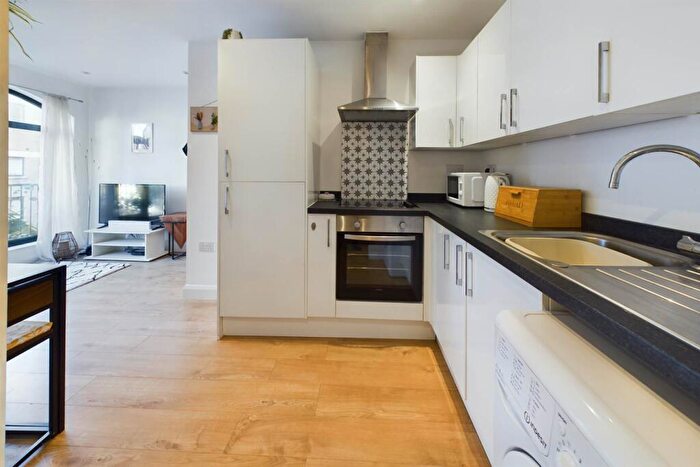 1 Bedroom Apartment For Sale In Corner Hall, Hemel Hempstead, HP3