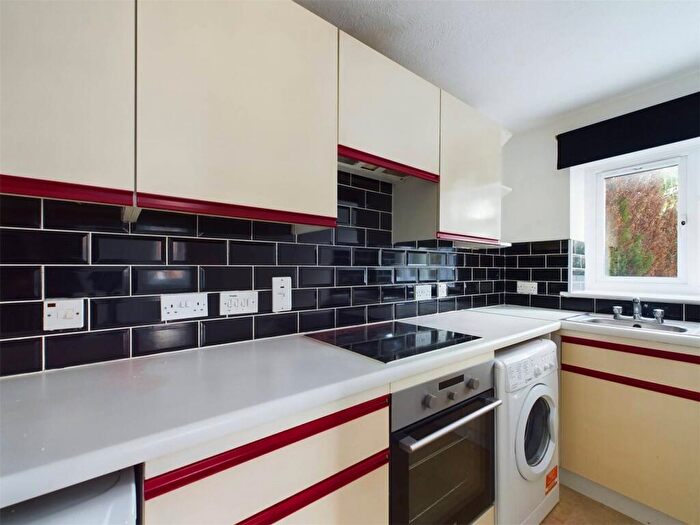 1 Bedroom End Of Terrace House To Rent In Corfe Place, Maidenhead, Berkshire, SL6