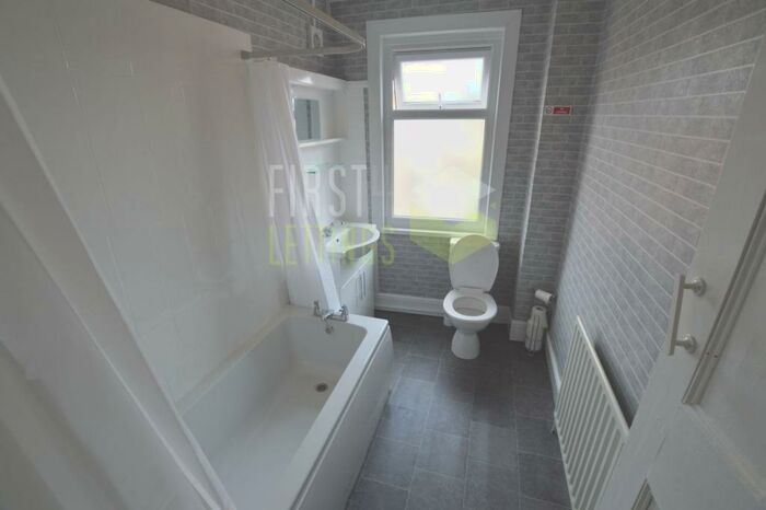 2 Bedroom Terraced House To Rent In Clarendon Park Road, Leicester, LE2