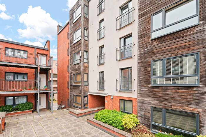 2 Bedroom Flat For Sale In Salamander Court, Leith, Edinburgh, EH6