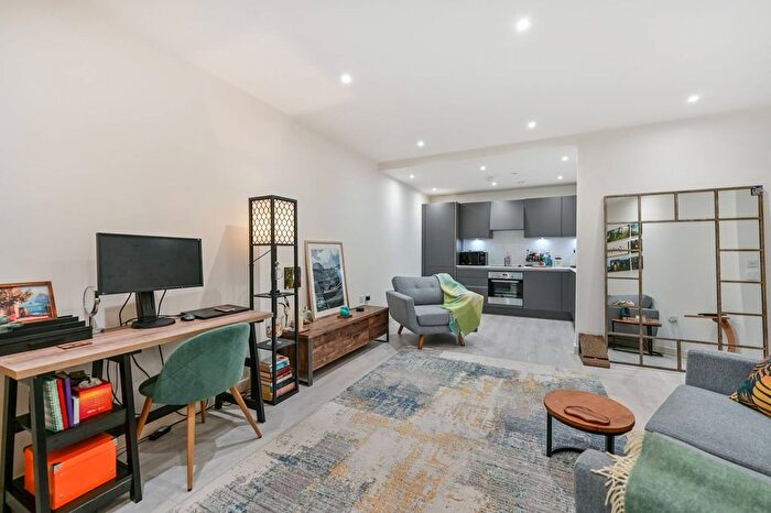 1 Bedroom Flat For Sale In High Street Quarter, Hounslow, TW3