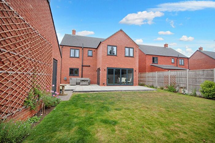 4 Bedroom Detached House For Sale In Buttercup Lane, Louth, LN11