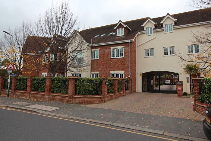 2 Bedroom Flat To Rent In Berther Road, Hornchurch, RM11