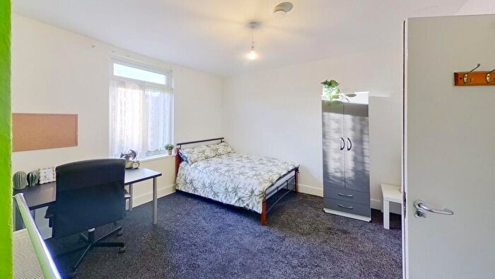 6 Bedroom House To Rent In Colville Villas, Nottingham, NG1