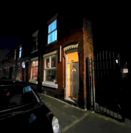 4 Bedroom Semi-Detached House To Rent In Letchworth Street, Manchester, M14